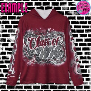 Peut inclure: Panneau en bois rustique avec l'inscription "Welcome to our home" en lettres blanches. Le panneau pr&eacute;sente une finition vieillie et un design simple et accueillant, id&eacute;al pour la d&eacute;coration de porte.