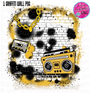 Puede incluir: Un diseño de estilo graffiti con un fondo de pared de ladrillos blancos, un radiocasete amarillo, un casete y una cadena. Salpicaduras de pintura negra y acentos amarillos rodean el diseño. El texto "1 GRAFFITI WALL PNG" está en la parte superior.