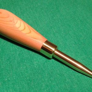 The Irish Hook (aka Hartman Hook) Ergo Handle Hookie