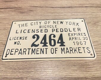 Vintage 1967 New York City Push Cart Licencia de vendedor ambulante Placa de matrícula Blanco Negro