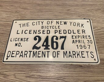 Vintage 1967 New York City Push Cart Licencia de vendedor ambulante Placa de matrícula Blanco Negro