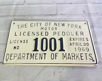 Placa de vendedor ambulante con licencia de NYC Motor de 1969: blanca y negra