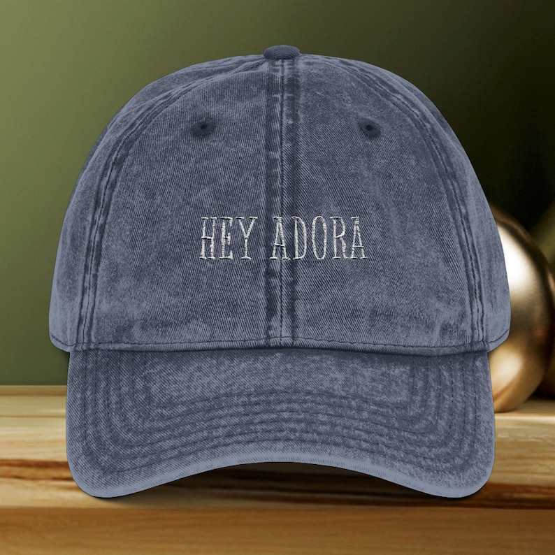 Czapka vintage z haftem Hej Adora i cytatem She-Ra zdjęcie 2