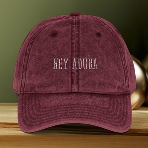 Czapka vintage z haftem Hej Adora i cytatem She-Ra zdjęcie 4