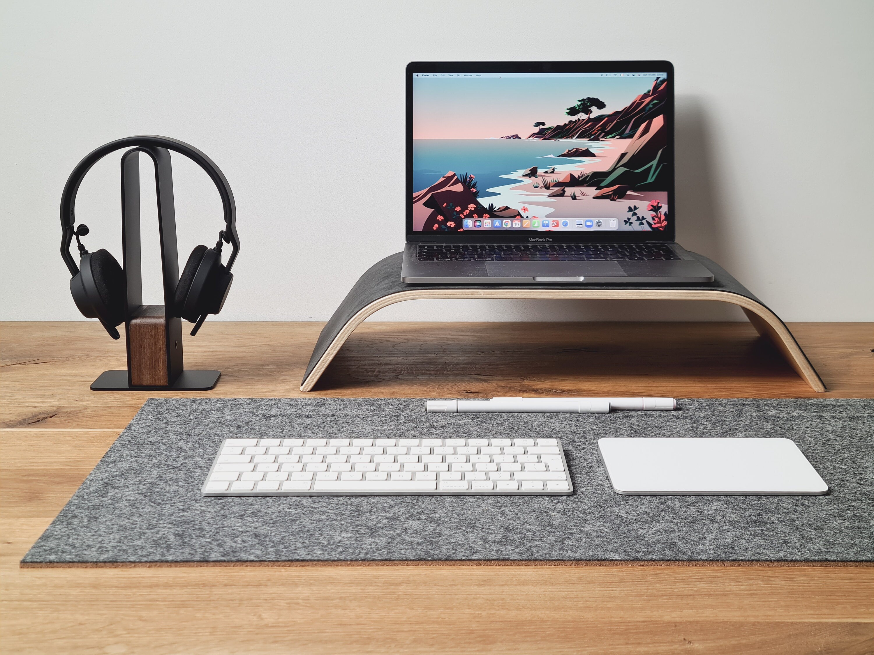 XL Merino Wool Felt Desk Mat // Black Home Office Desk - Etsy Israel