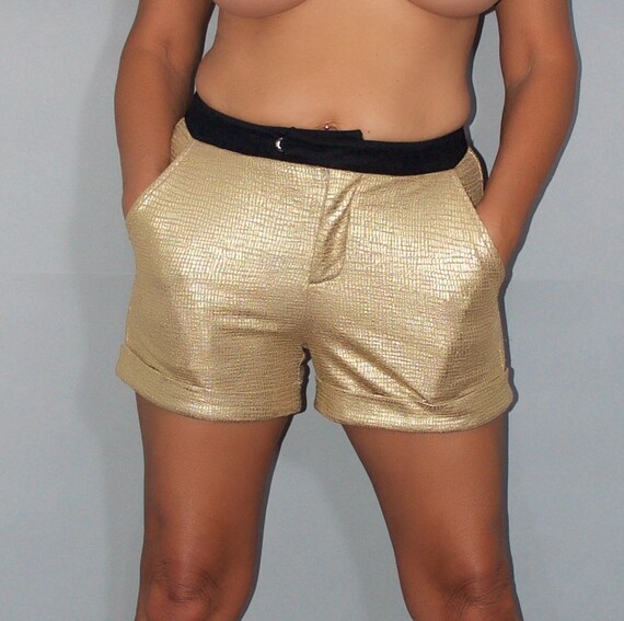 donne in pantaloncini corti