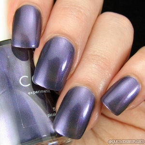 StarAura.028 Purple Nail Polish with Blue Shimmer and Chrome Finish