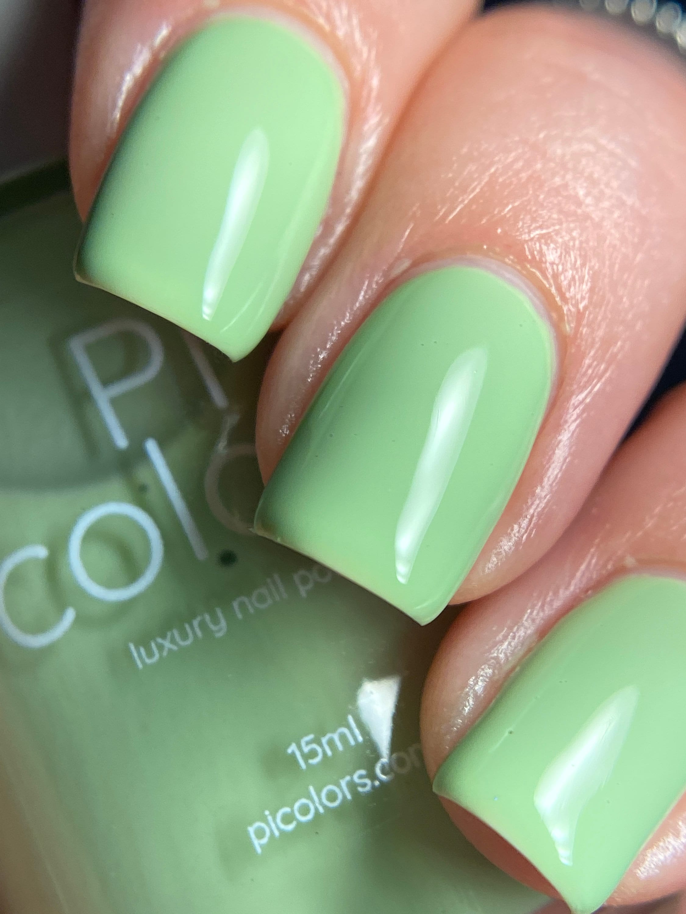 Pistachio - A dreamy soft pastel green in gloss