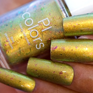 Gold Nail Polish Multichrome Green Gold with Colorshifting Flakies | That Golden Ring.000