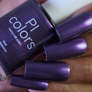 Purple Nail Polish with Blue Shimmer and Chrome Finish |  StarAura.028