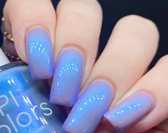 Vernis à ongles bleu métallisé satiné | Nuage arc-en-ciel.303