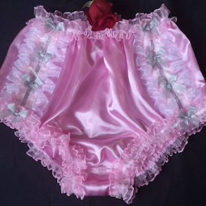 Pink Satin Sissy Höschen: Organza Rüschen, Silber Schleifen
