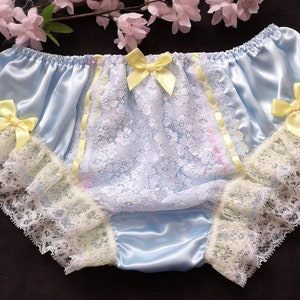 Baby Blue Bikini Slipje - Silky Soft Satin Sissy Knickers - Lace Front Panel - Made to Order - Medium tot Extra Extra Large