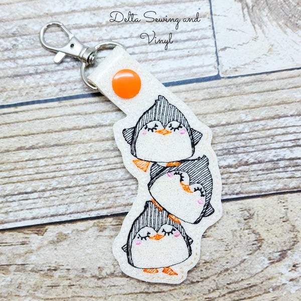 Penguin Keychain, Penguin Key Fob, Penguin Gift, Gift for Girls, Penguin Lover, Bird Keychain, Animal Keychain, Emperor Penguin