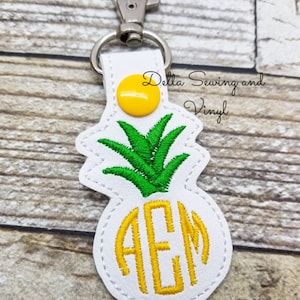 Pineapple Monogram Keychain, Pineapple Key Fob, Monogram Snap Tab, Monogram Charm, Monogram Zipper Pull, Gift for Girls, Summer, Beach