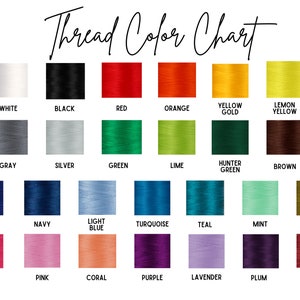 Pu&ograve; includere: Una tabella colori fili con una variet&agrave; di colori, tra cui bianco, nero, rosso, arancione, giallo oro, giallo limone, grigio, argento, verde, lime, verde cacciatore, marrone, blu, blu navy, azzurro, turchese, verde acqua, menta, oro, rosa acceso, rosa, corallo, viola, lavanda, prugna e amaranto.
