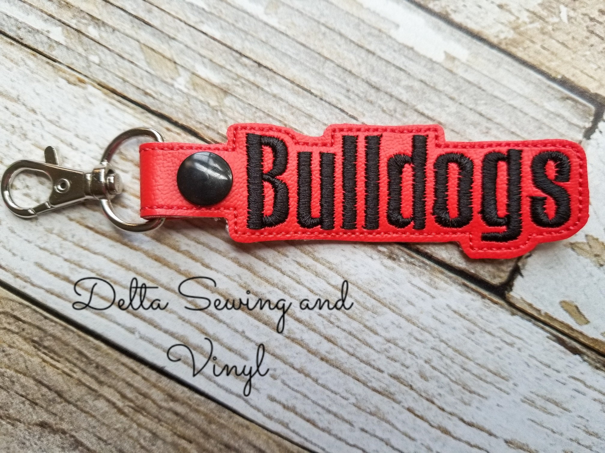 BONSNY Beautiful English Bulldog Love Enamel Keychains