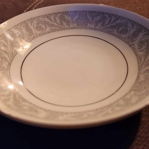 1960s vintage Imperial China Whitney pattern sauce bowl