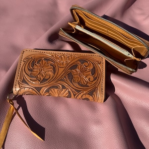 Cartera de cuero hecha a mano