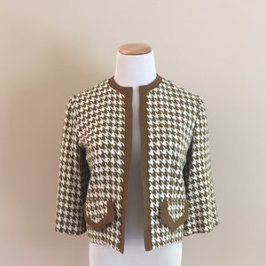 Late 50’s – Early 60’s Vintage  Camel and White Woven Houndstooth Box Jacket with Three-Quarter Length Sleeves