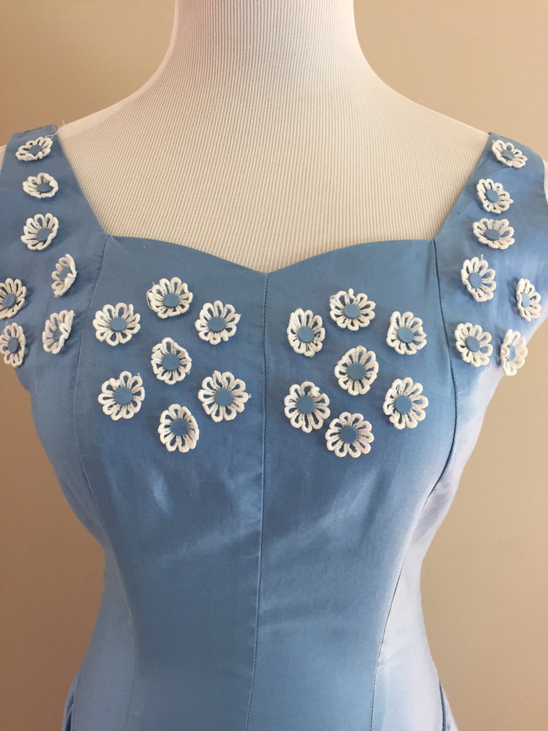 1950's Vintage Blue Cotton Sundress/Sweetheart Neckline/Appliqued image 4