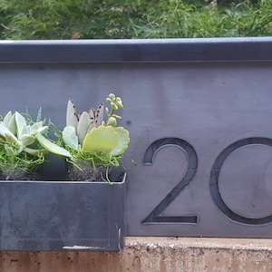 Modern Ridge Mailbox
