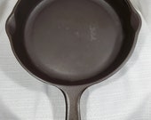 Vintage Unmarked 8 Cast Iron Mystery Skillet - Potential Wagner Griswold