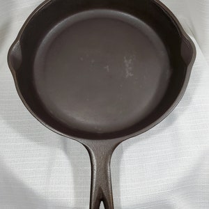 Unmarked #8 Cast Iron Mystery Skillet Potential Wagner/Griswold? Refurbished Fry Pan County Kitchen Cookware