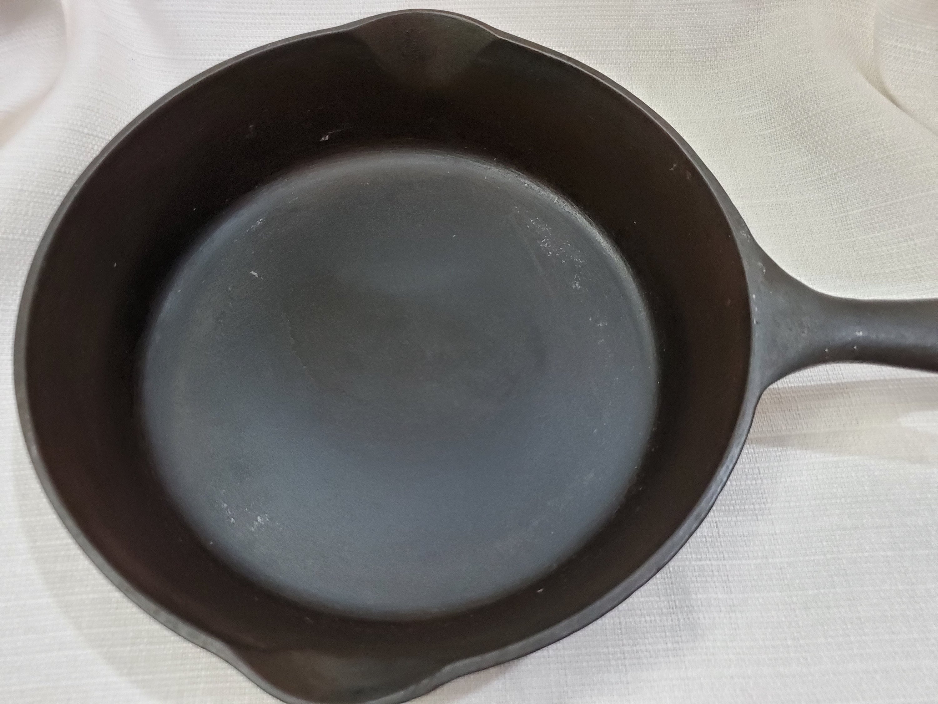 Vintage 5 Chicago Hardware & Foundry Cast Iron Skillet With Heat Ring