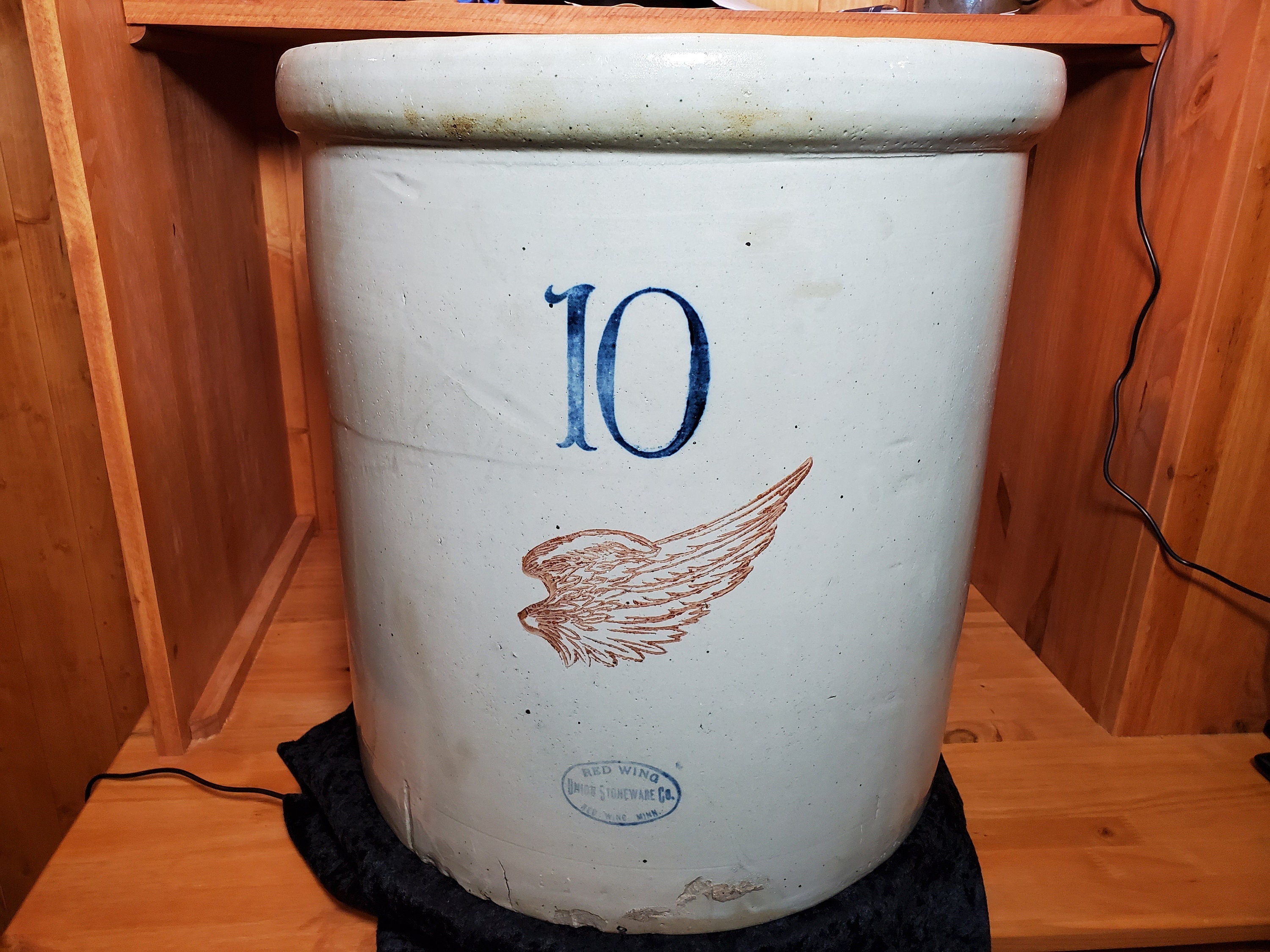Authentic Red Wing 10 gallon antique stoneware crock with cobalt blue decoration and maker's mark