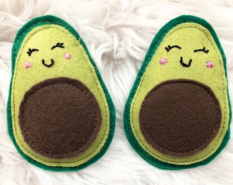 Avocado Felt Cat Toy with Catnip / Jouet en feutre en forme d’avocat pour chat avec herbe à chat- kitty cat kitten pet toy