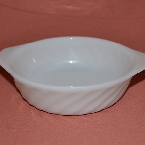 Vintage Anchor Hocking Fire King Small Casserole Dish Milk Glass Swirl 1960&#39;s Mid Century Kitchen
