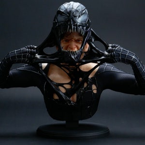 Spider-Man vs. Venom Mini Sculpture