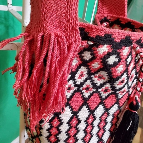 Boho Pink/ Black/White Woven Cross Body Bucket Bag - image 4