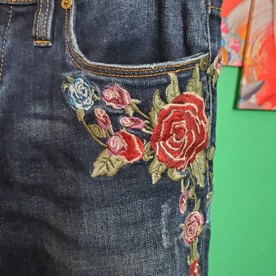 Blank NYC Floral Detailed Skinny Jeans Size 27" W - image 4