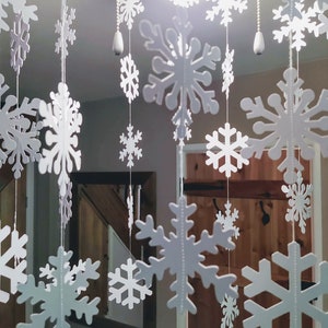 Snowflake Garland, White Christmas Garland, Holiday Window Decoration, Xmas Garland, White Christmas Decoration, Winter Wedding Garland