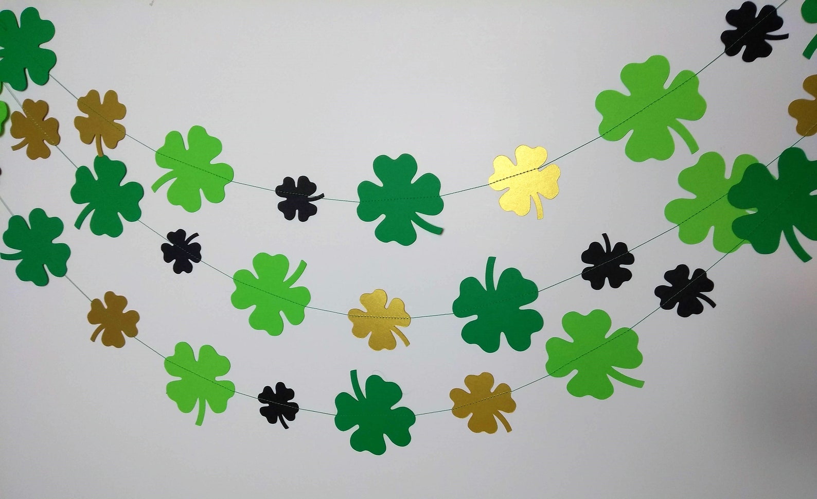 St Patricks Day Decoration 8ft Shamrock Garland Irish Party Banner Photo Backdrop Irish Wedding Backdrop Shamrock Party Decoration