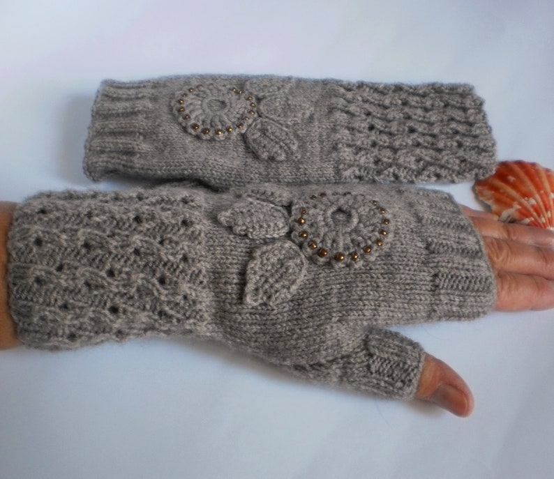 women's gloves without fingertips