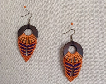 Boucles d'oreilles en macramé.Cadeau pour femme.Orange.Fait main.Bijou bohème.Boucles d'oreille en bois.Style ethnique.Inspiration Nature