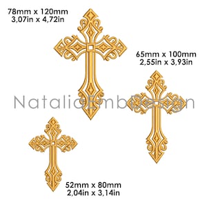 Può includere: Tre disegni di ricamo a croce dorati in diverse dimensioni. La croce più grande è di 78 mm per 120 mm, la croce centrale è di 65 mm per 100 mm e la croce più piccola è di 52 mm per 80 mm.