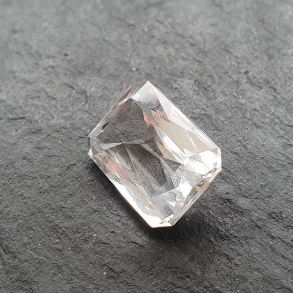 Facettierter Bergkristall achteckig 16,225ct