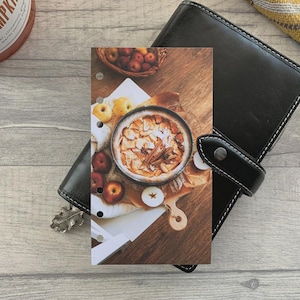 Apple & Cinnamon Pie - Dashboard autunnale - Adatto per A5, B6, Personal Wide, Personal, A6, Pocket, Mini Ring Planner. Copertina protettiva.
