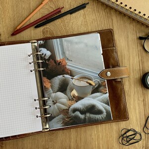 Gemütlicher Herbst Pullover - Herbst Dashboard - Passend für A5, B6, Personal Wide, Personal, A6, Pocket, Mini Ring Planner. Schutzhülle.