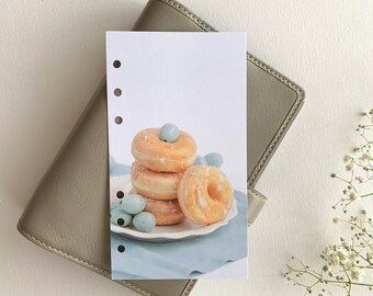 Donut Stack - Tableau de bord printanier - Convient aux agendas A5, B6, grand format personnel, personnel, A6, pochette et mini. Housse de protection.