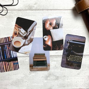 Cartões de diário - Conjunto aconchegante para leitura e máquina de escrever - Pacote com 5 para decoração de planejador - Use como marcadores de página, decoração - Opções de clipe e porta-cartões