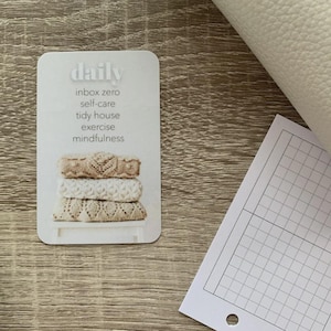 Aangepaste teksttaakkaart - sweaterstapel - gepersonaliseerde taakkaart voor je planner - taken, routines en herinneringen toevoegen - functioneel, minimalistisch decor