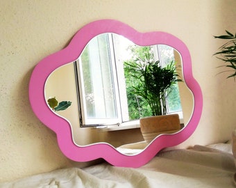 Décoration murale miroir ondulée nuage, petit miroir décoratif rose, petite pépinière de miroir mignon asymétrique, miroir nuage gribouillis funky