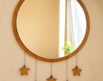 星柄の装飾的な吊り下げ鏡、小さな丸い壁掛け鏡、子供部屋の壁飾り鏡、木製のボヘミアン風鏡、子供部屋用の円形鏡