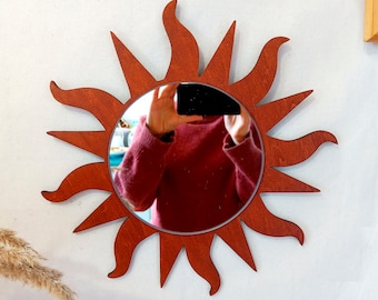 Mahagoni Sun Wandspiegel - Sunburst Boho Dekor, Kinderzimmer oder eklektischer Wandakzent