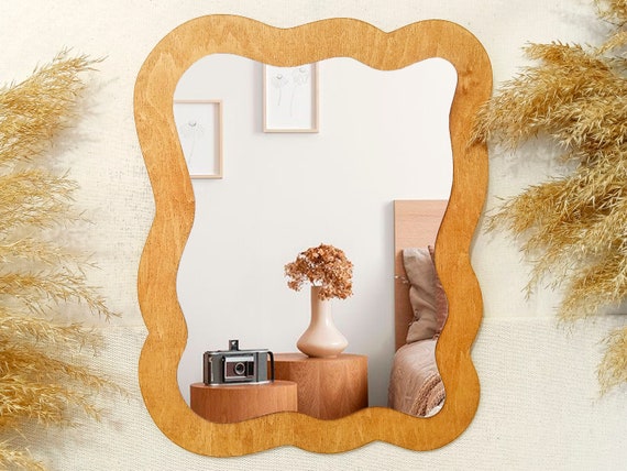 Specchio da parete ondulato in legno marrone, specchio asimmetrico Boho,  specchio irregolare, specchio scarabocchio Funky, specchio Vanity -   Italia